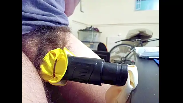 hairyuncut00's cam snapshot