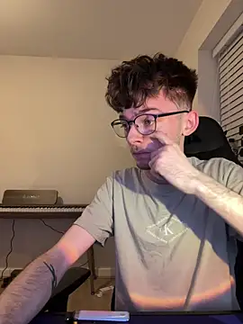 Hothungboy1 live sex cam