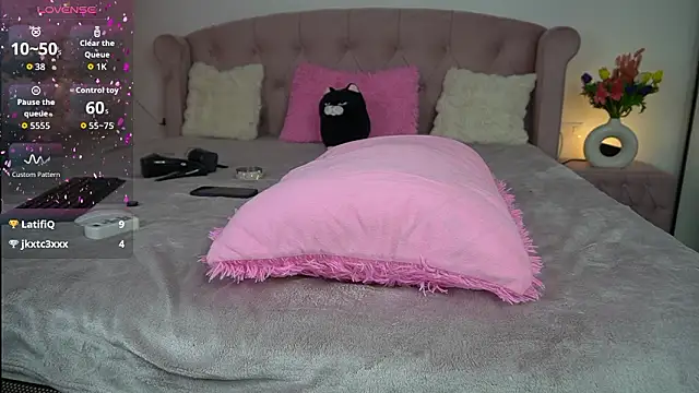 emma_godess live sex cam