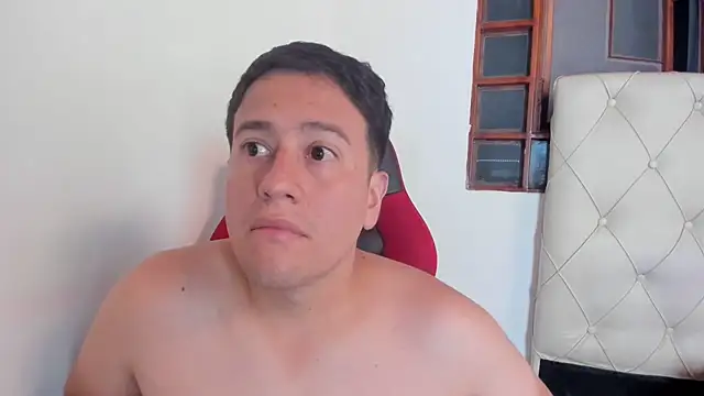 oliver_price1's cam snapshot