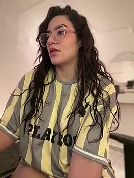 Lia_flowers's cam snapshot