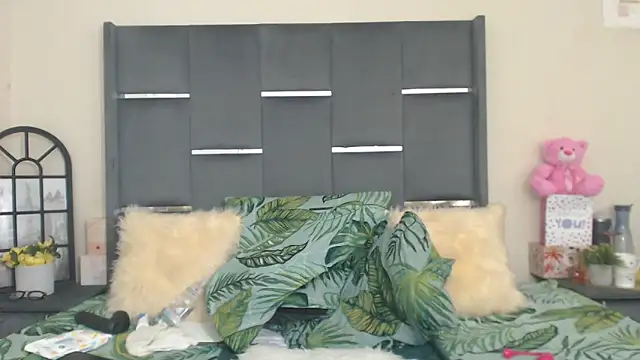 LaCaramellaChocolatia live sex cam