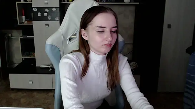 Cutti_Crystal's cam snapshot