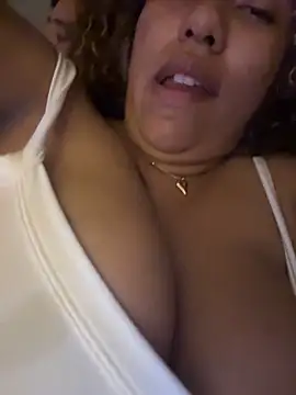 lauraltt live sex cam