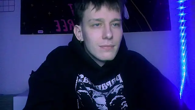 dearboyy's cam snapshot