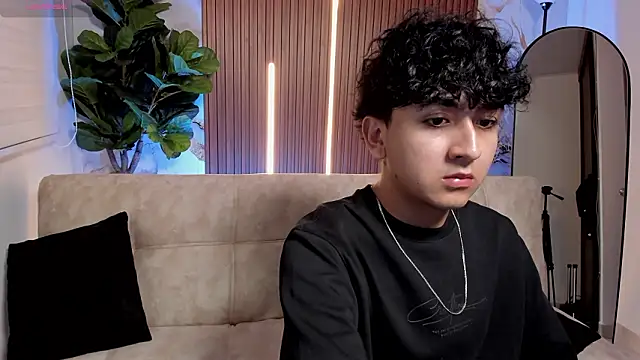 Christopher_Monroe_'s cam snapshot