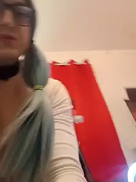 sissytrapdolly24 live sex cam