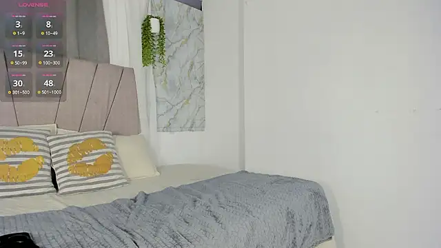 Elayha_28's cam snapshot