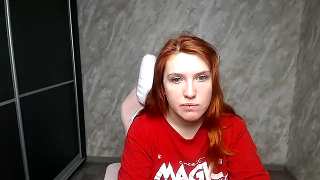 Reginasmilee live sex cam