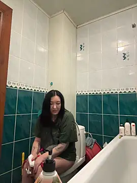 Naughtbaby_2025's cam snapshot