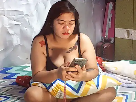 PreggyHotBigBoobs's cam snapshot