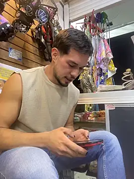 Leonardmoppet live sex cam