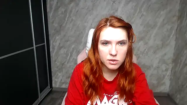 Reginasmilee live sex cam