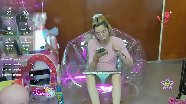 Skinygirl's cam snapshot