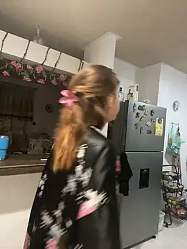 Izy_cute_ live sex cam