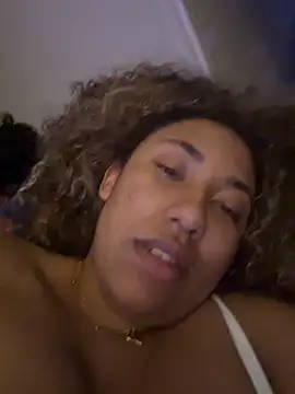 lauraltt live sex cam