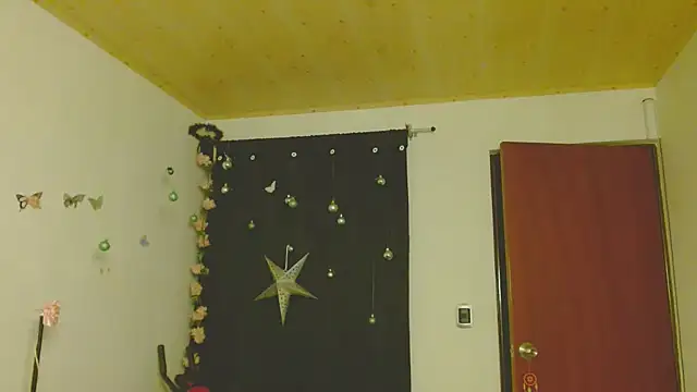 ella_peck's cam snapshot