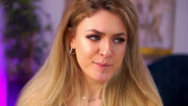 NayaQuinn's cam snapshot