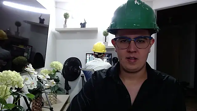 dylan_santiago_'s cam snapshot