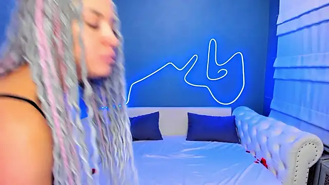 rock_n_roxy's cam snapshot