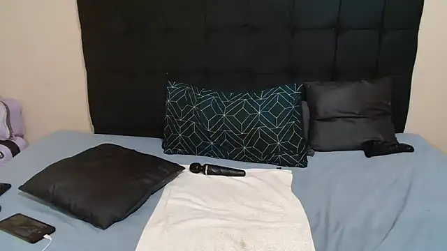 CaramelBootty's cam snapshot