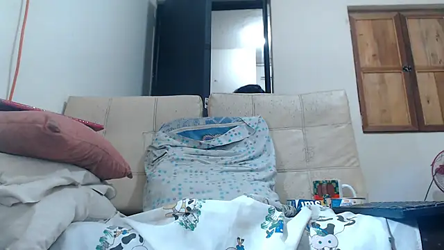 womancute's cam snapshot