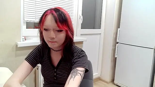 Shine_Luna's cam snapshot