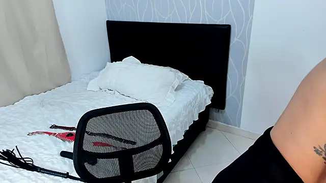 Emilyvalk_'s cam snapshot