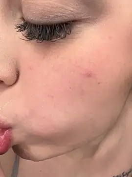 KellyMoors's cam snapshot