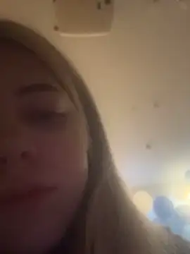 MelliMoon's cam snapshot