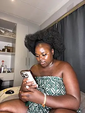 Honeycoco0211 live sex cam