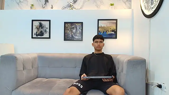 AVENGER_BOYS2026's cam snapshot