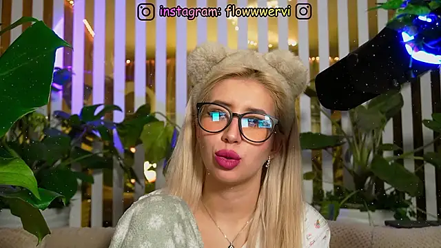 FlowweerGirl's cam snapshot