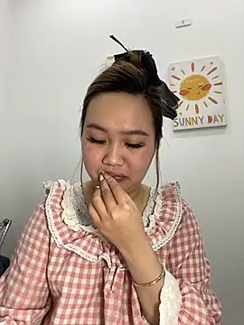 Almira6868 live sex cam