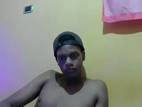 aunstin_farid1's cam snapshot