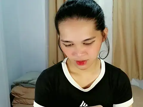 sluttyLeila live sex cam