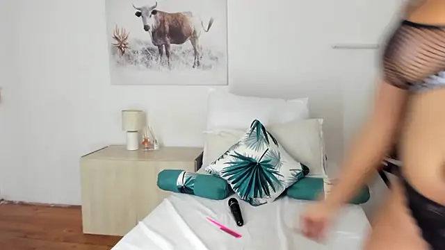 ConnieSmall24 live sex cam