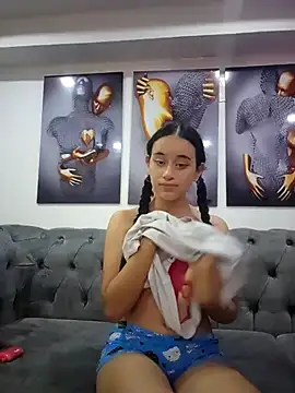 l0lita_emi live sex cam