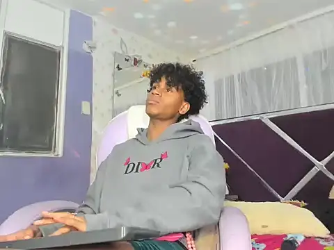 Santy_bigcock_01 live sex cam