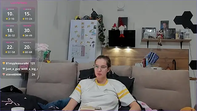 Girl_alone_home live sex cam