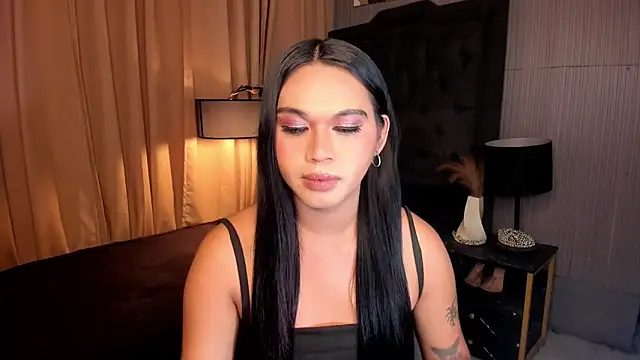 asianhugecockjulia live sex cam