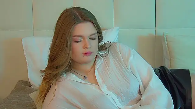 CrystalLyons live sex cam