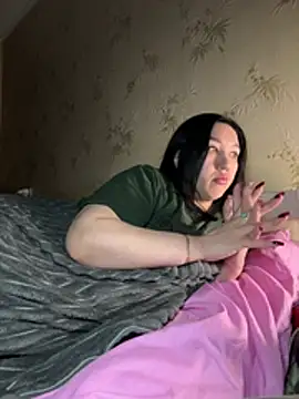 Naughtbaby_2025's cam snapshot