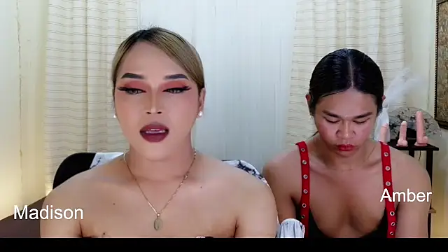 Lessandra_Lust live sex cam