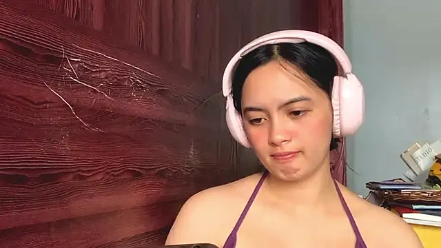 ChristiniaWins's cam snapshot