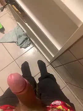 YoungDick25 live sex cam