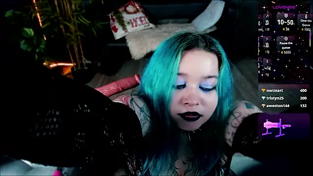 Mira_Fyre's cam snapshot