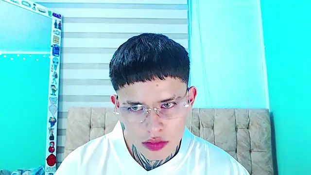 _justinmoon2 live sex cam