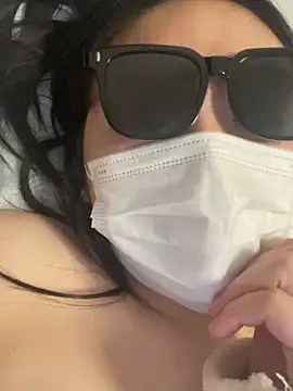 Cheating-wife live sex cam