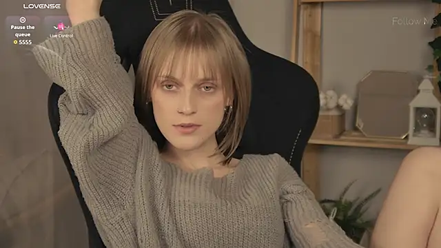 KiraMontoya live sex cam